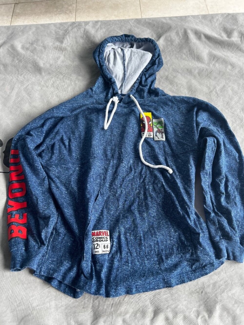 Marvel Spiderman Blue Hoodie Pullover Sweatshirt Thwip Beyond Amazing LARGE